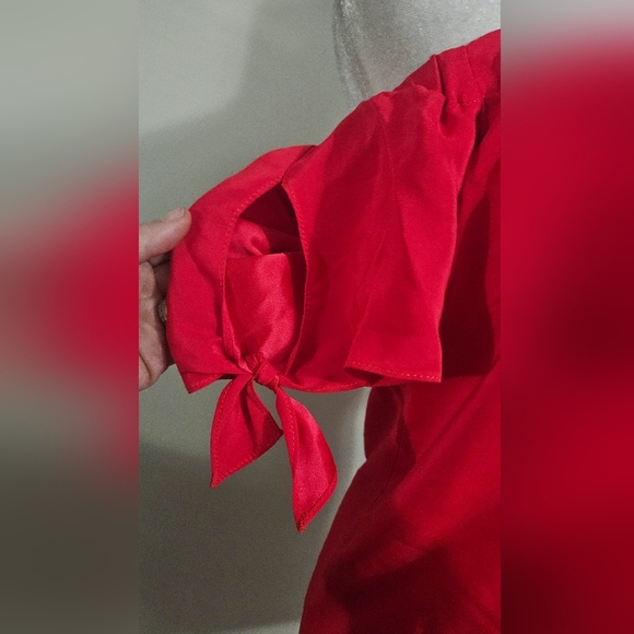 AMANDA UPRICHARD 100% Silk Desiree Off The Shoulder Mini Dress. Candy Red. SM - Picture 9 of 12